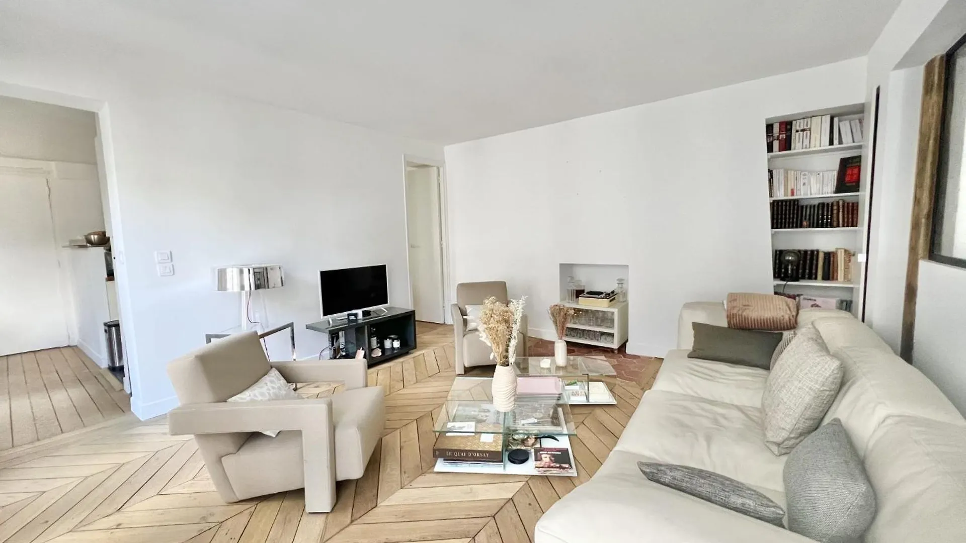 T3 Apartment In The Heart Of Paris